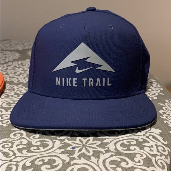 nike trail hat